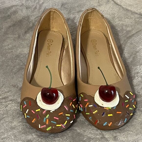 Dream Pairs Shoes - NWOB Dream Pairs Handcrafted Cherry Ice Cream Sundae Flats size 9